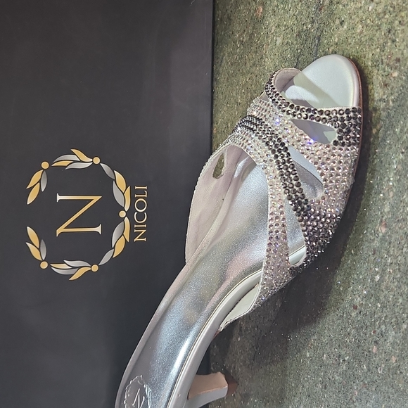Nicoli Genuine Swarowski Pumps - Picture 7 of 7